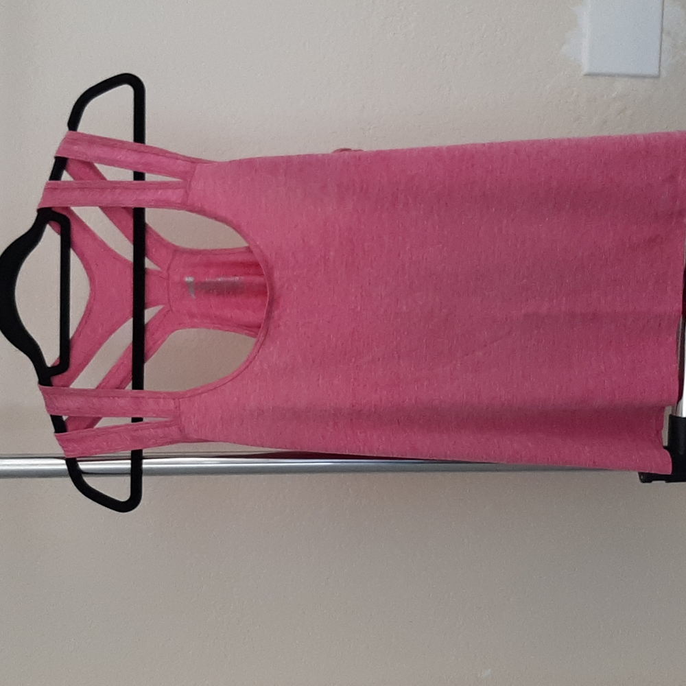 Avia sports top